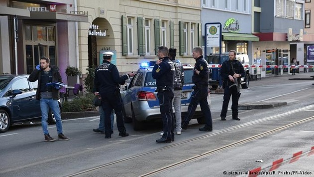 У Німеччині заарештували чоловіка, який скоїв наїзд на групу людей