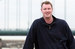 Умер Нил Финглтон, самый высокий человек в Британии 