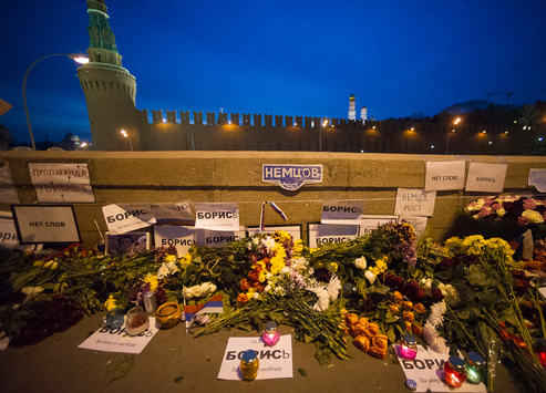 Російська влада зачистила меморіал Нємцову (ОНОВЛЕНО)