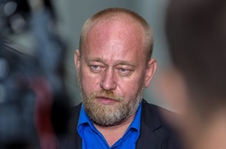 Рубану заборонили виїжджати на окуповані території Донбасу та перевозити полонених 