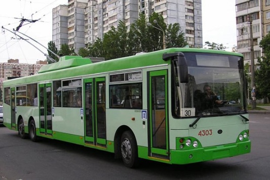 Через обвал Шулявського мосту в Києві зміниться маршрут п'яти тролейбусів
