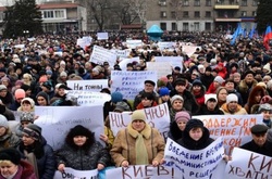 Бойовики «ДНР» зігнали на мітинг за «націоналізацію» українських підприємств понад 10 тис. людей