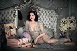 Звездный интерьер: как выглядят спальные комнаты известных красавиц и дизайнеров 