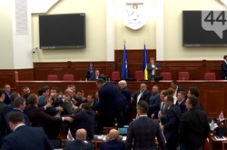 У Київраді побилися депутати