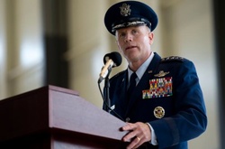  командувач ВПС США в Європі генерал Тод Волтерс 