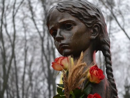 Порошенко подякував Португалії, яка визнала Голодомор геноцидом українського народу