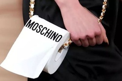 Мусорный шик от Moschino: итальянская мода предлагает осенью 2017 нарядиться в хлам 