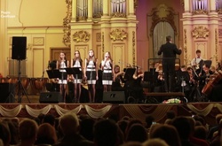 Діти співають «Бітлз». У Львові відбувся незвичний благодійний концерт