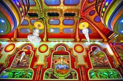 Архитектор-самоучка превратил унылые дома в Боливии в произведения искусства