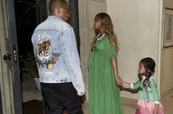 Не жалко: Бейонсе одела пятилетнюю дочь в платье за 26 тысяч долларов