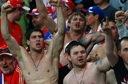 Футбольні фанати у Росії салютуватимуть «ложками перемоги»