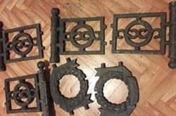 На Київщині чоловіки грабували могили