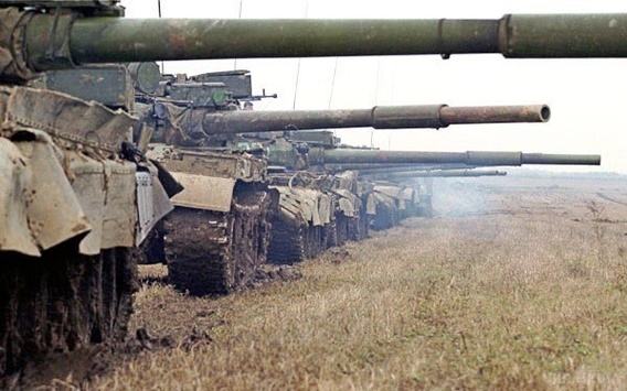 Бойовики стріляють з танків та БМП: за день поранено троє бійців АТО