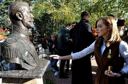 РПЦ не знайшла слідів мироточення на бюсті Миколи II в Криму