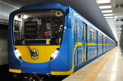 Сьогодні в столичній підземці можна розрахуватися віршем