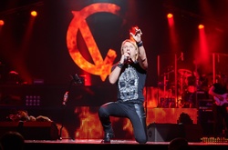 Олег Винник: со мной постоянно находятся шесть телохранителей