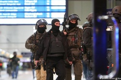 Поліція на вокзалі Дюссельдорфа