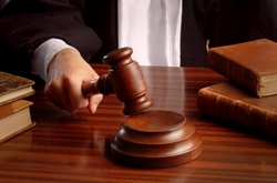 Столичний поліцейський може відсидіти сім років за хабар