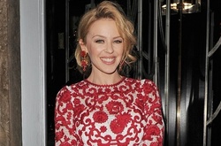 Мойщик окон прославился благодаря экстремальному фото с Кайли Миноуг