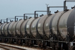 У США зійшов з рейок та загорівся потяг