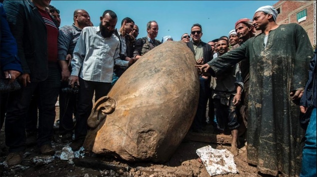 В Єгипті археологи знайшли фрагменти статуї фараона Рамзеса II