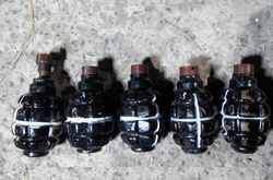 У Чернігові в ході обшуку правоохоронці виявили арсенал вибухівки та зброю