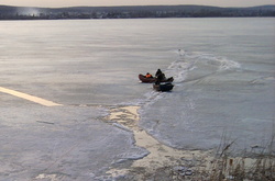 На Харківщині під лід провалились четверо рибалок