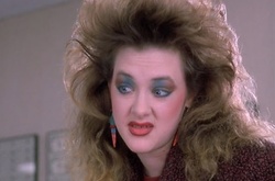 13 тенденций в красоте из 80-х, за которые теперь стыдно