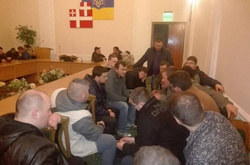 У МВС заявили, що ніякого захоплення облдержадміністрацій не було