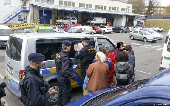 Із Чехії депортують велику групу українців