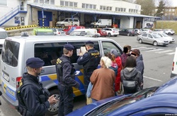 Із Чехії депортують велику групу українців
