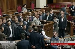 Напрацювались. Ранкове засідання Ради тривало чотири хвилини