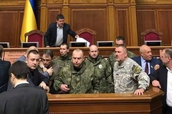 До зали Ради без дозволу головуючого зайшли силовики