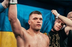 Український боксер Дерев'янченко технічним нокаутом переміг Рассела