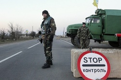 Україна припиняє переміщення вантажів через лінію зіткнення