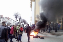 У Вінниці активісти вимагають зібрати більшість депутатів для сесії