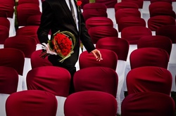 Без декораций: яркие и эмоциональные снимки от свадебного фотографа Виктора Лакс