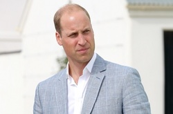 Король или шут? В Сети высмеяли «пьяные» танцы принца Уильяма