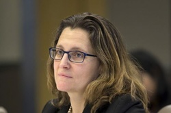 Глава МЗС Канади заявила про необхідність тиску на Росію за анексію Криму