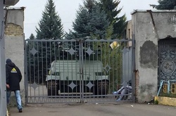 Суд заарештував тренувальну базу «Азову» в Києві