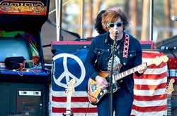 Музыкант Райан Адамс поссорился с фотографом из-за съемки со вспышкой