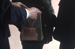 Затримання хабарника