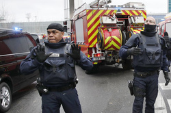 Аеропорт в Парижі відновив роботу після нападу