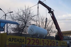 У Святошинському районі столиці демонтували три нелегальних заправних пункти