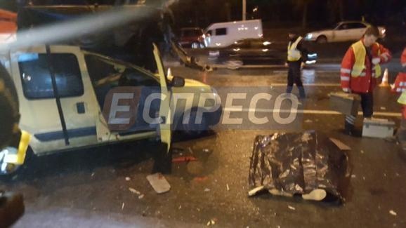 У Києві масштабна ДТП за участю 5 авто: є жертви