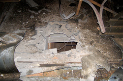 Пошкоджена будівля поліції