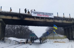 Порошенко назвав блокаду Донбасу подарунком Путіну