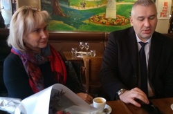 Дружині Сущенка вперше дозволили побачитися з чоловіком у СІЗО (фото)