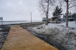 В Архангельську до приїзду Путіна на асфальт поклали паркет