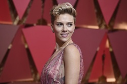 32-летняя Скарлетт Йоханссон призналась, что готова к пластическим операциям